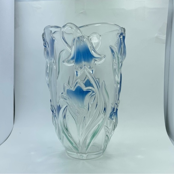 Mikasa Bluebells Vase Embossed Glass Blue Tulips Green Leaves Relief 8" Tall - Picture 2 of 7